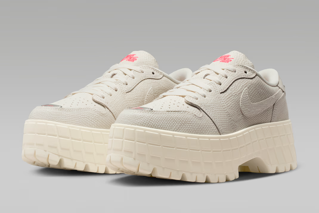 ナイキ ウィメンズ エアジョーダン1 ロー ブルックリン アイボリー 正面画像