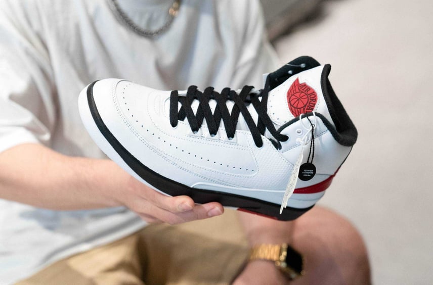スポーツとラグジュアリーの交差点。今年誕生40周年を迎える「Air Jordan 2」のおすすめモデル15選
