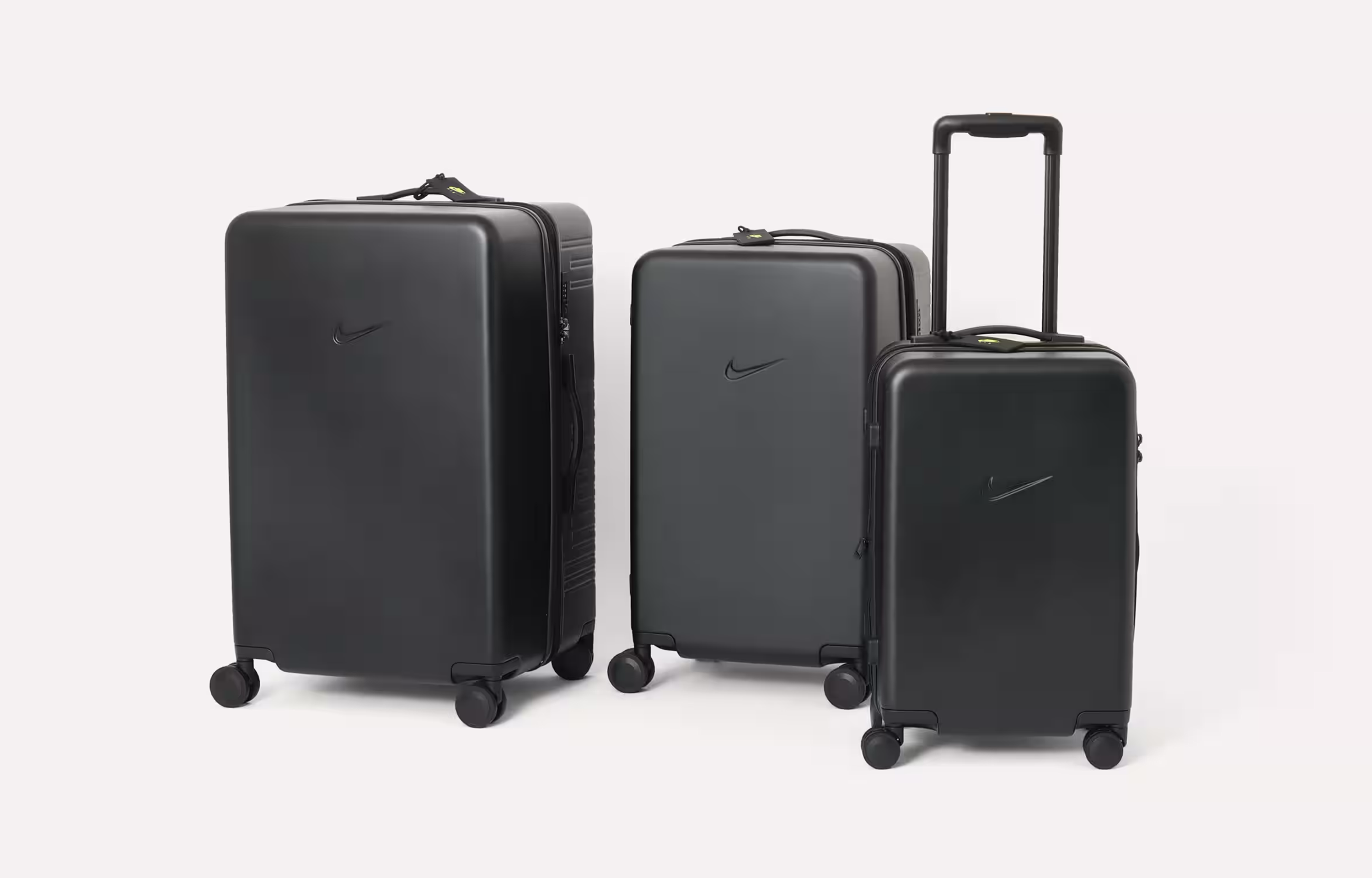 Nikeから本格Hardshell Luggageが登場。スウッシュが映えるトラベルギアがラインナップ