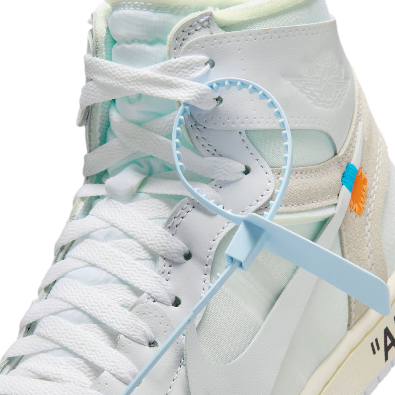 ヴァージルアブローアーカイブ (V.A.A) × ナイキ エアジョーダン1 レトロ ハイ OG アラスカ アップ1