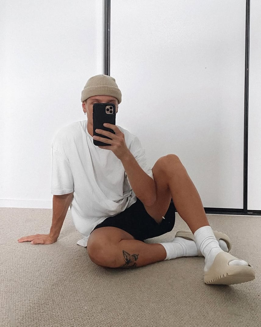 adidas YEEZY Slide adidas YEEZY Slide