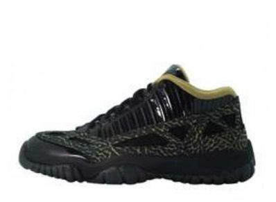 ナイキ ウィメンズ エアジョーダン11 レトロ ロー IE "ブラック メタリック ゴールド"