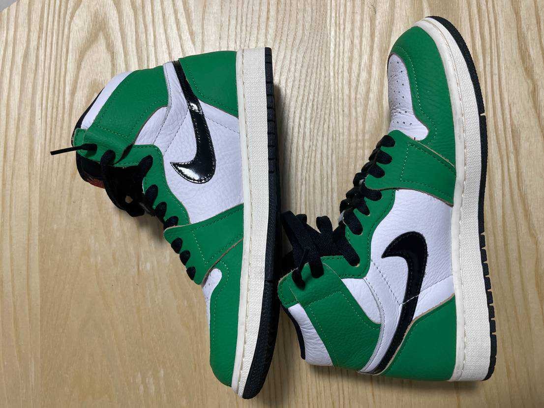 Nike Women's Air Jordan 1 High OG "Lucky Green/White-Sail-Black"   