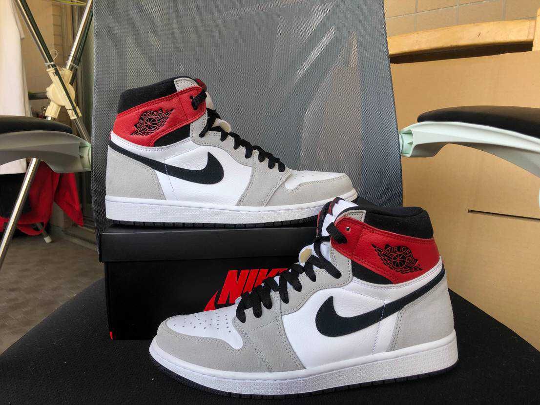 Nike Air Jordan 1 High OG "White/Black/Light Smoke Grey"