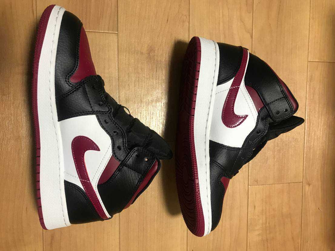 NIKE AIR JORDAN 1 MID GS "BLACK/RED/WHITE"