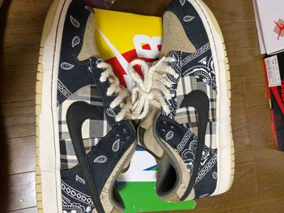 Travis Scott × Nike SB Dunk Low "Black/Parachute Beige"