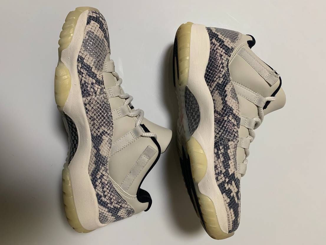Nike Air Jordan 11 Low Snakeskin "Light Bone/University Red/Sail/Black"