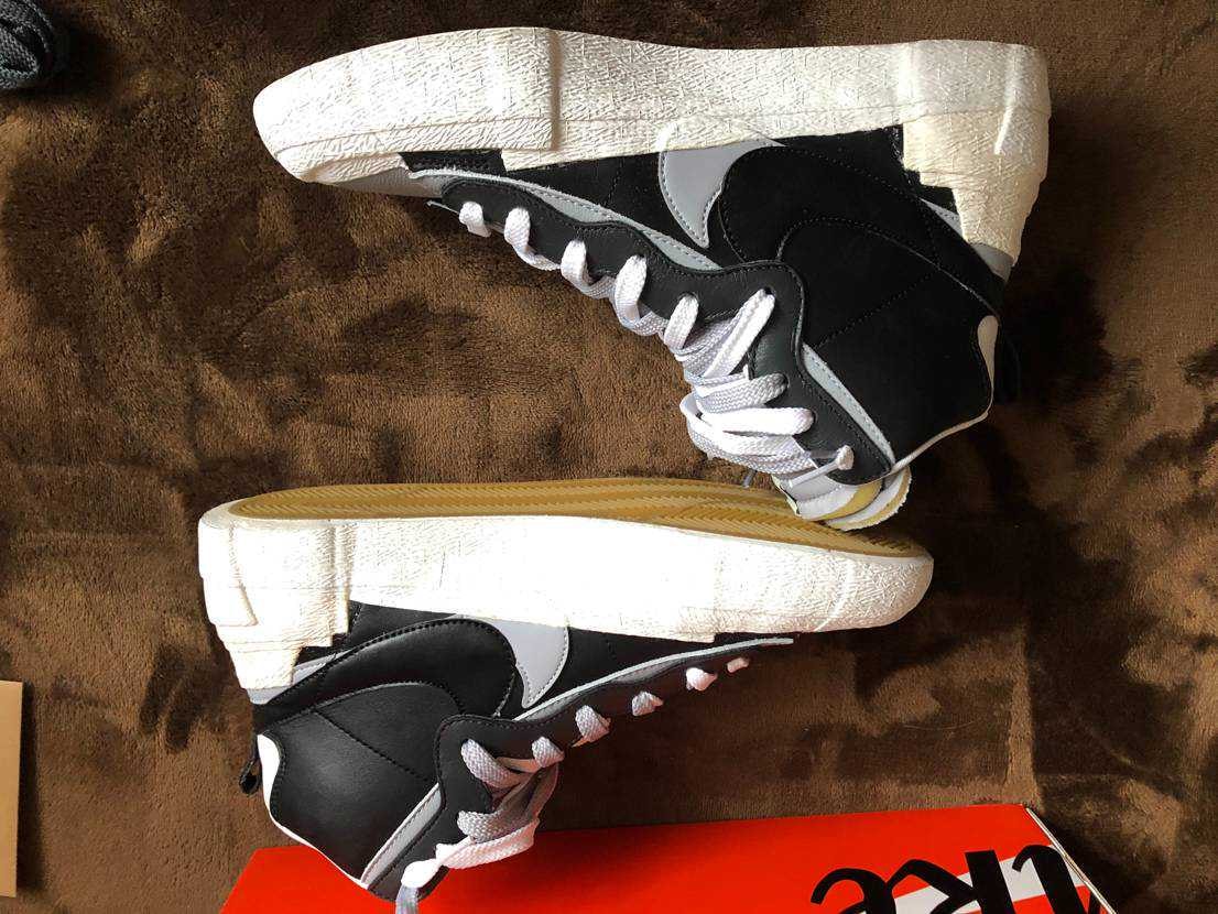 sacai × NIKE BLAZER MID "BLACK/WOLF GREY/WHITE"