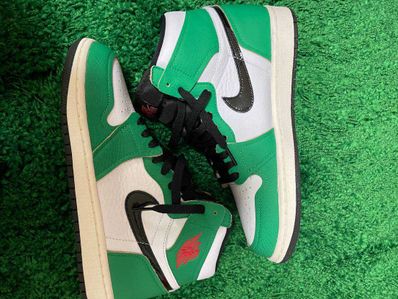 Nike Women's Air Jordan 1 High OG "Lucky Green/White-Sail-Black"