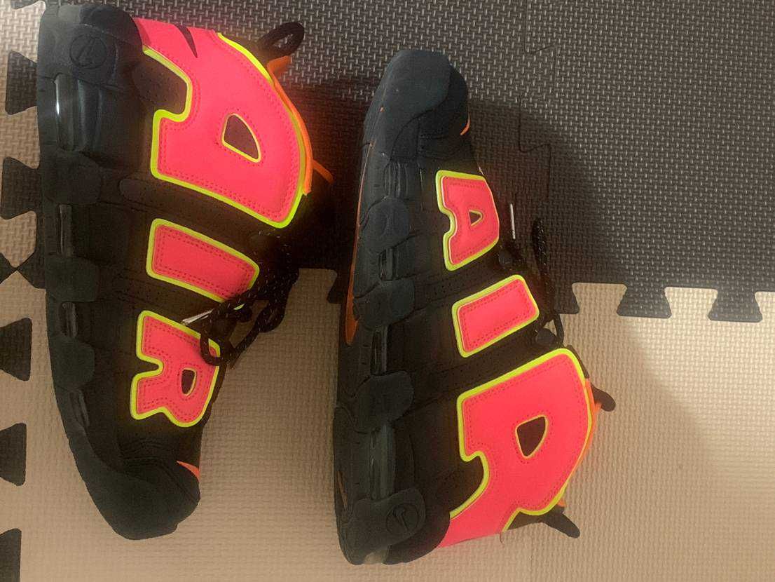 NIKE Women's AIR MORE UPTEMPO "HOT PUNCH"