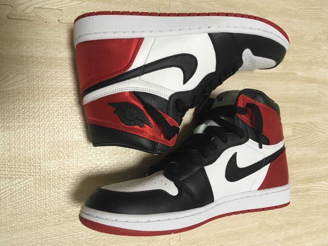 Nike Women's Air Jordan 1 Retro High "Satin Black Toe"
