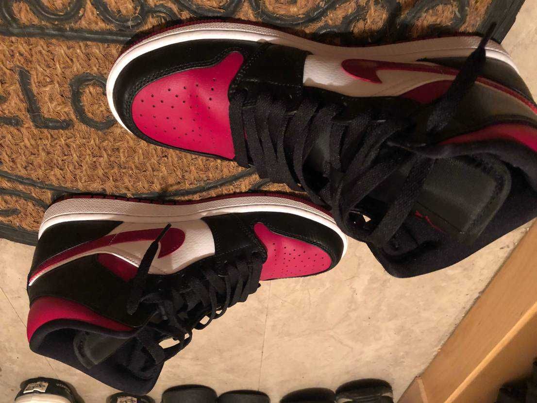 NIKE AIR JORDAN 1 MID "BLACK/RED/WHITE"