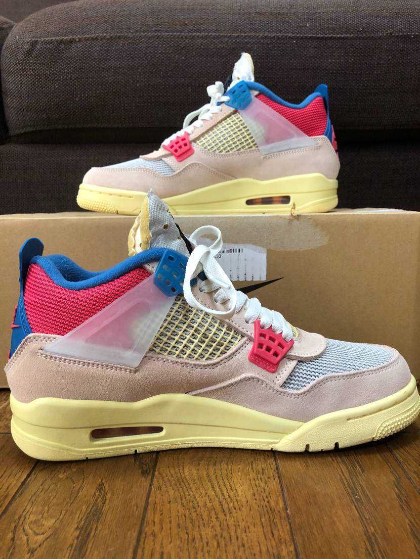 UNION × Nike Air Jordan 4 SP "Guava Ice/Light Fusion Red"