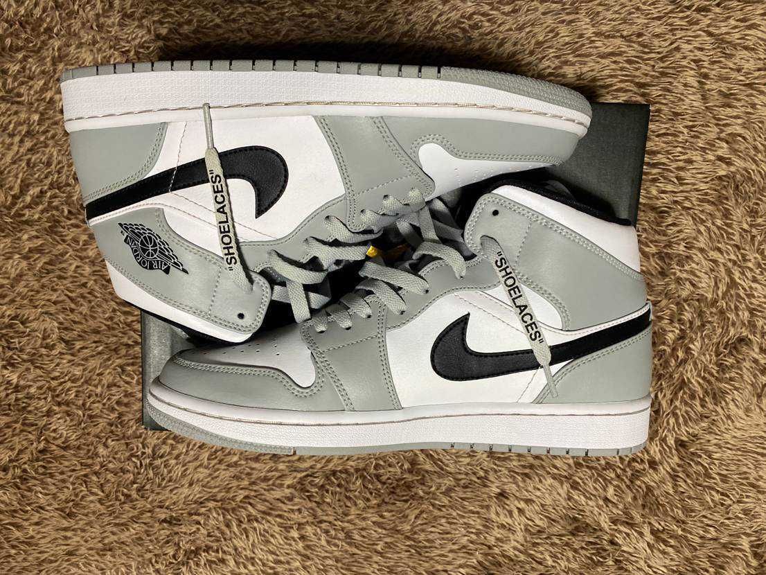 Nike Air Jordan 1 Mid "Light Smoke Grey/White/Black"