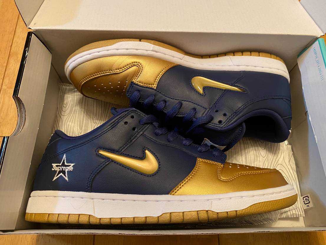 Supreme × Nike SB Dunk Low OG QS "Metallic Gold/Navy"