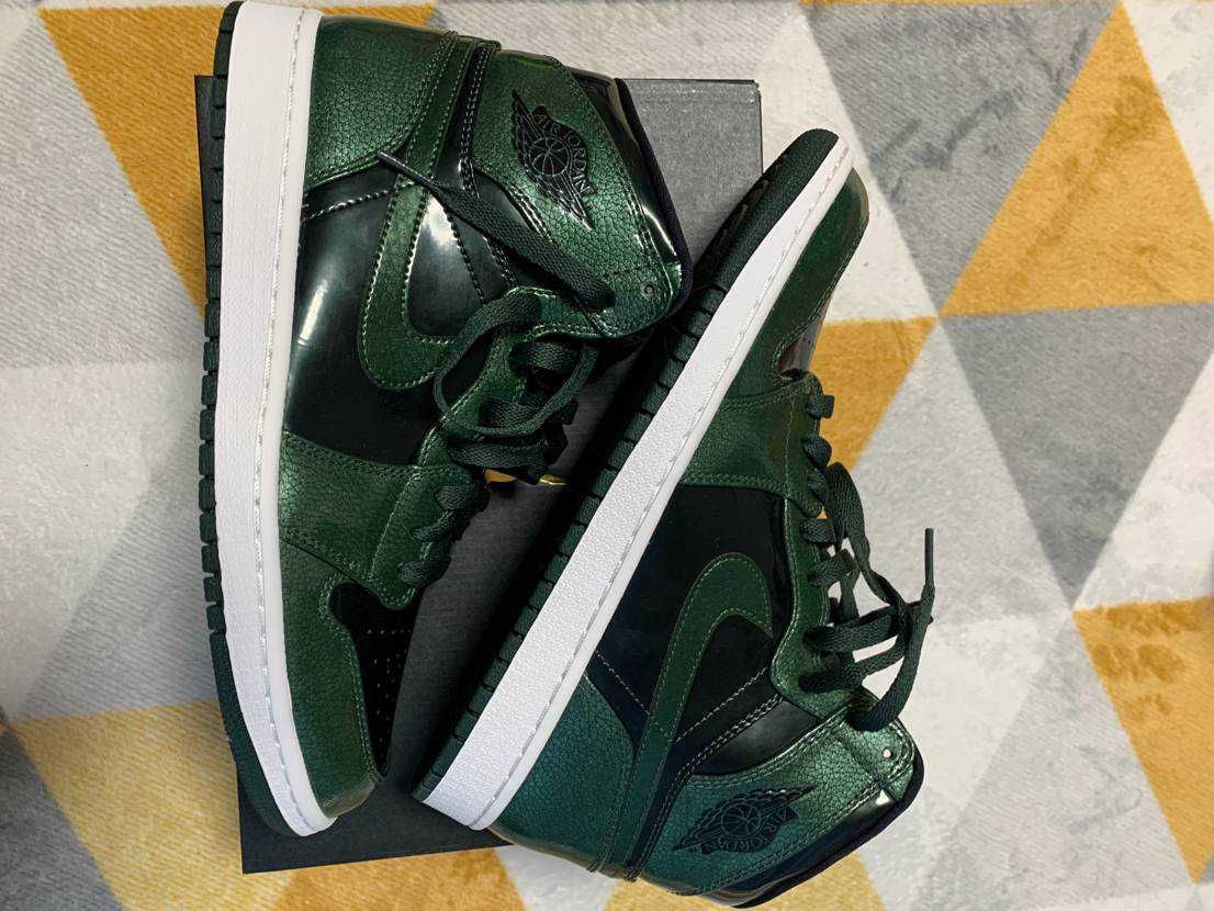 Nike Air Jordan 1 Retro High "Grove Green"