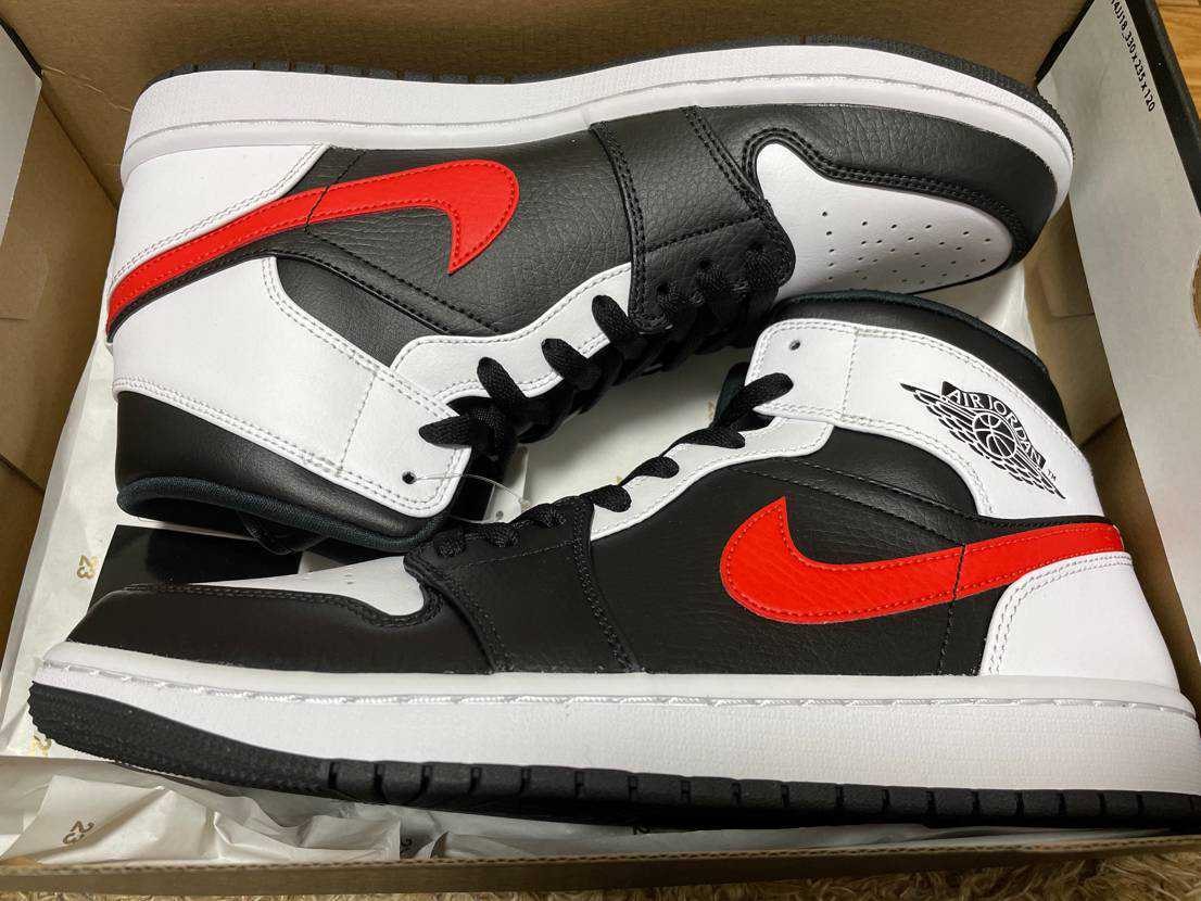 NIKE AIR JORDAN 1 MID "BLACK/CHILE RED/WHITE"