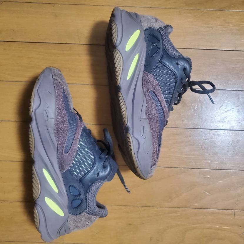 YEEZY BOOST 700 WAVE RUNNER DARK GREY