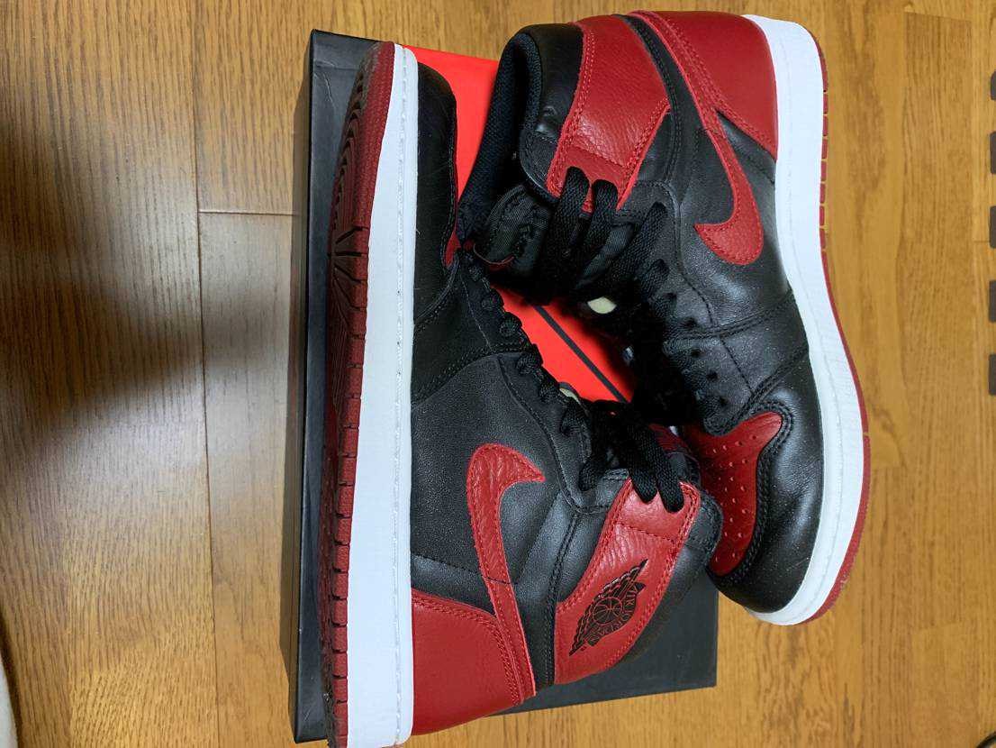 Nike Air Jordan 1 Retro High OG "Bred/Banned" (2016)