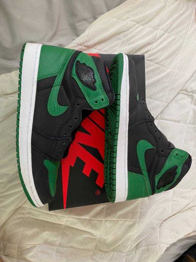 Nike Air Jordan 1 Retro High OG "Black/Pine Green" (2020)