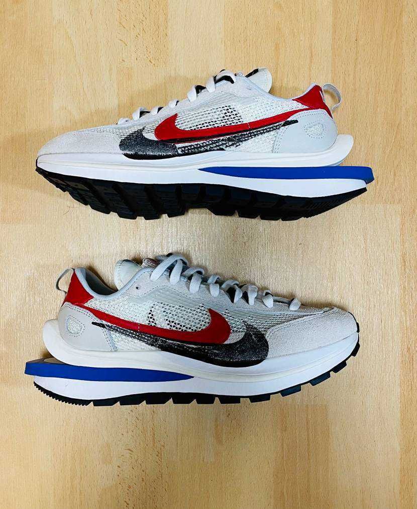 sacai × Nike Vapor Waffle "Royal Fuchsia"