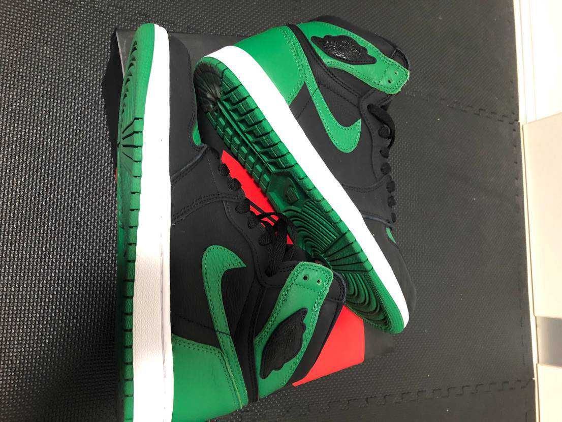 Nike Air Jordan 1 Retro High OG "Black/Pine Green" (2020)      