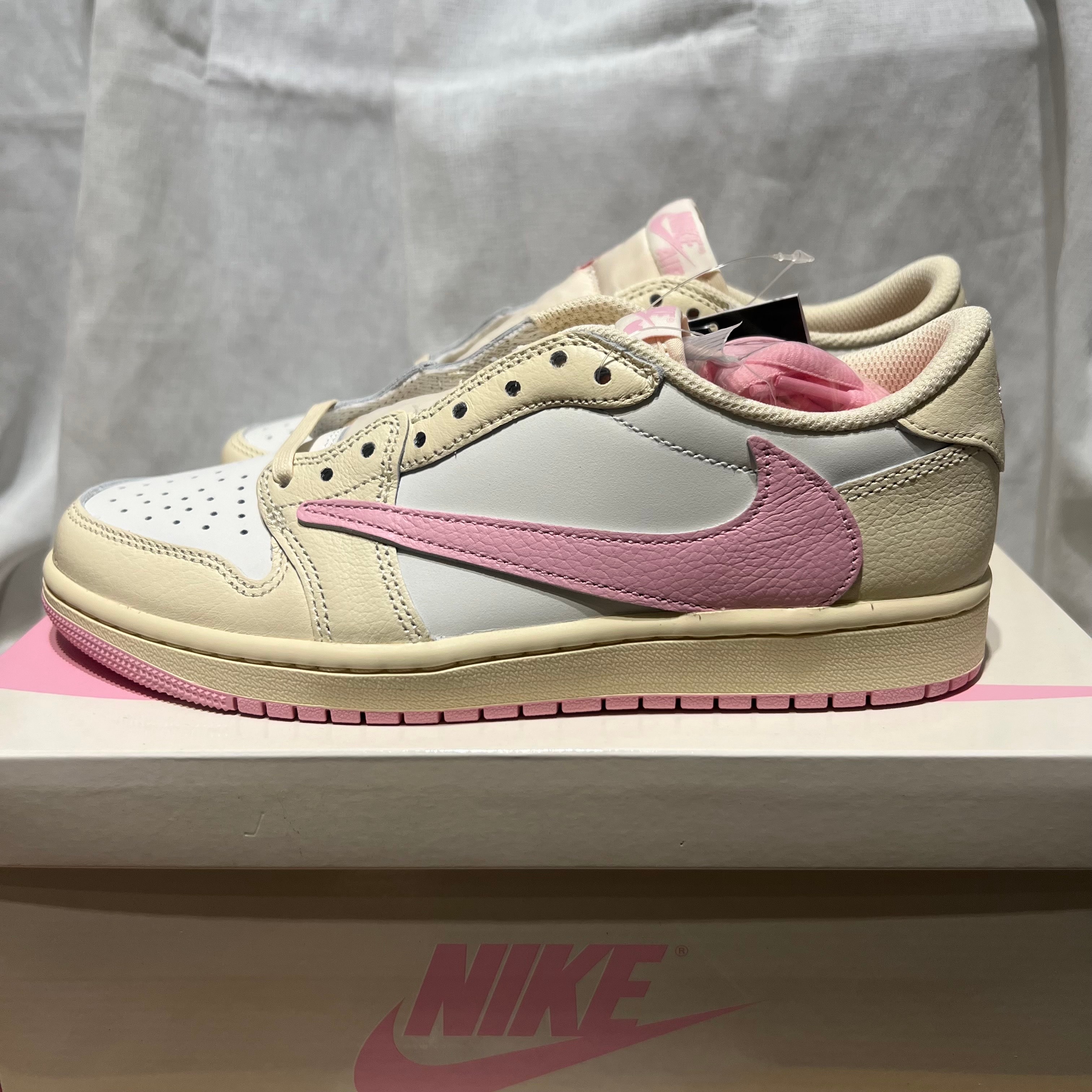 Travis Scott × Nike Air Jordan 1 Retro Low OG "Muslin/Shy Pink"
