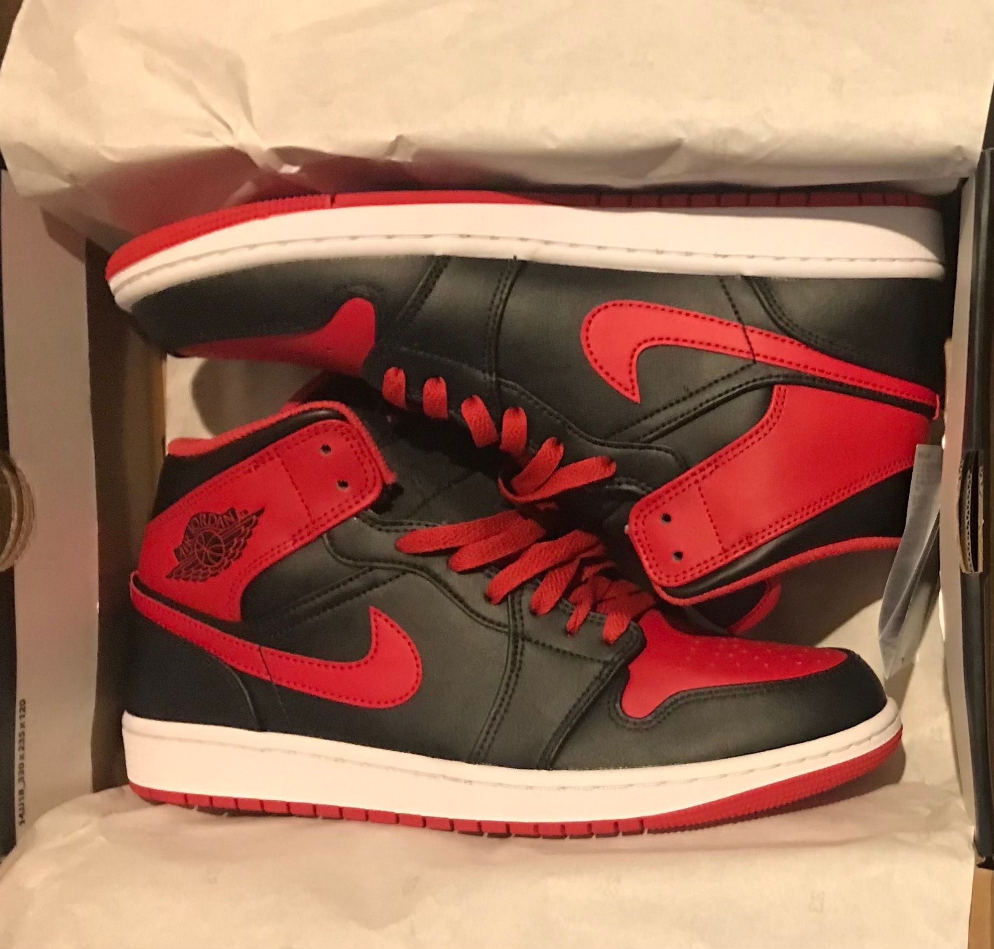 Nike Air Jordan 1 Mid "Bred Toe"