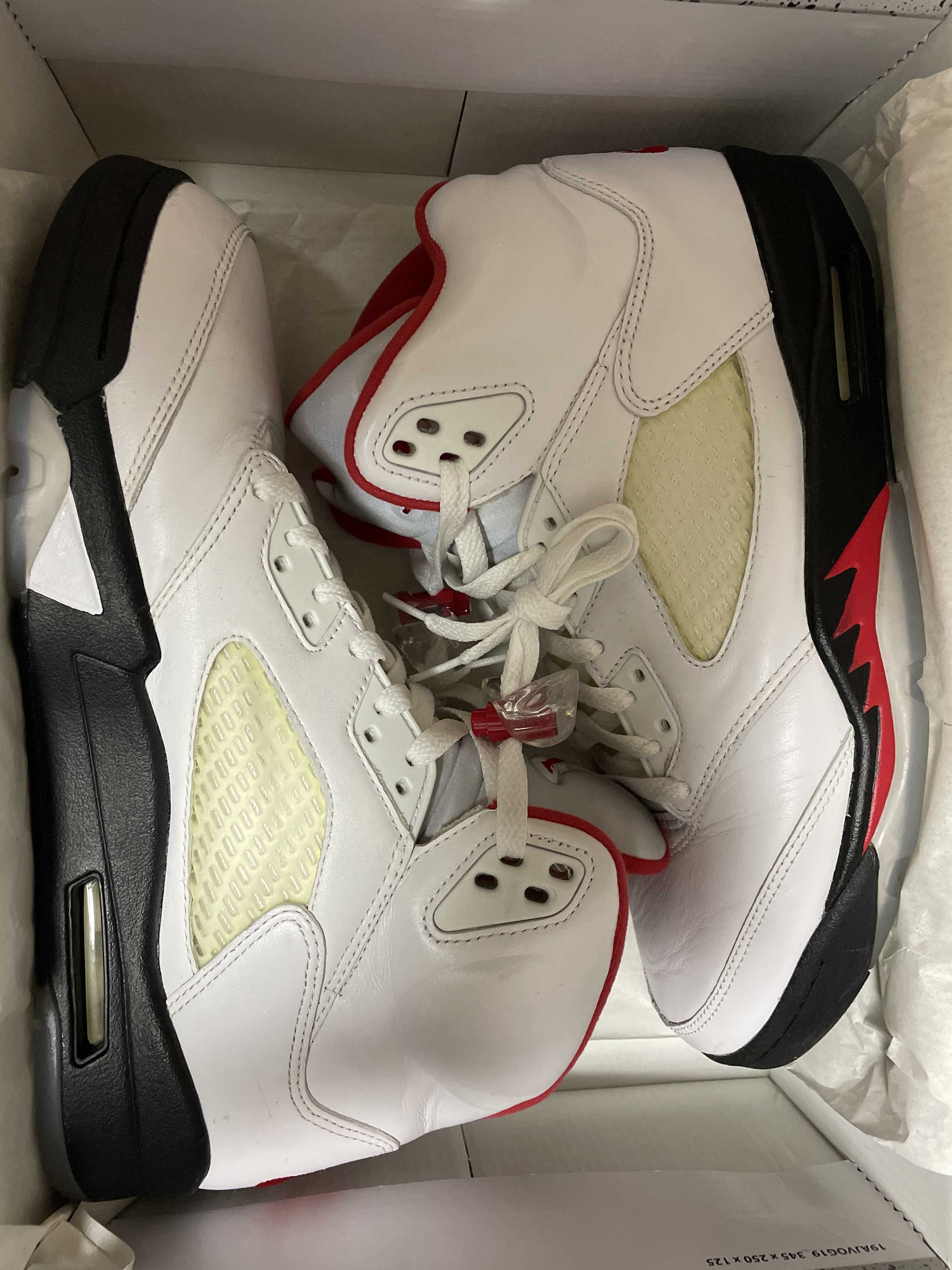 Nike Air Jordan 5 Retro "Fire Red" (2020)
