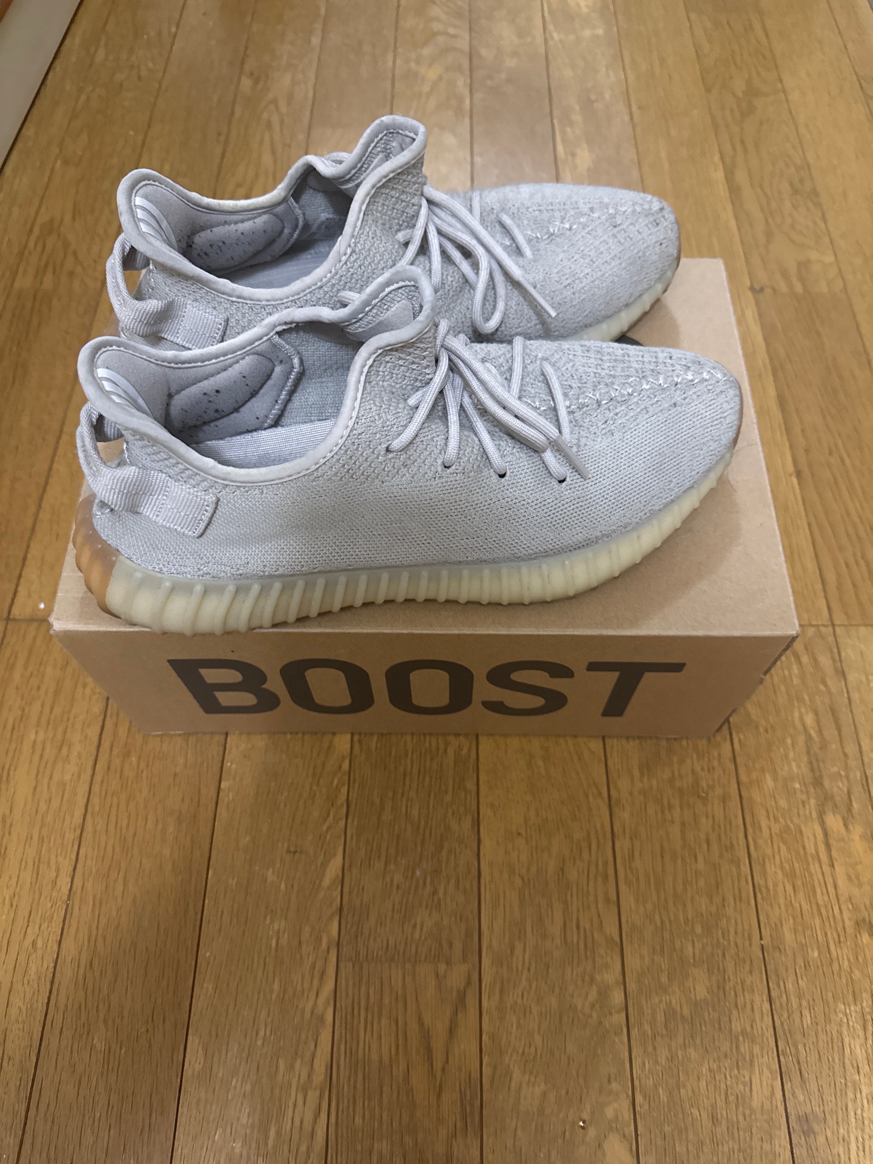 アディダス イージーブースト350V2 セサミ