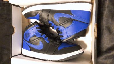 Nike Air Jordan 1 Mid "Hyper Royal"