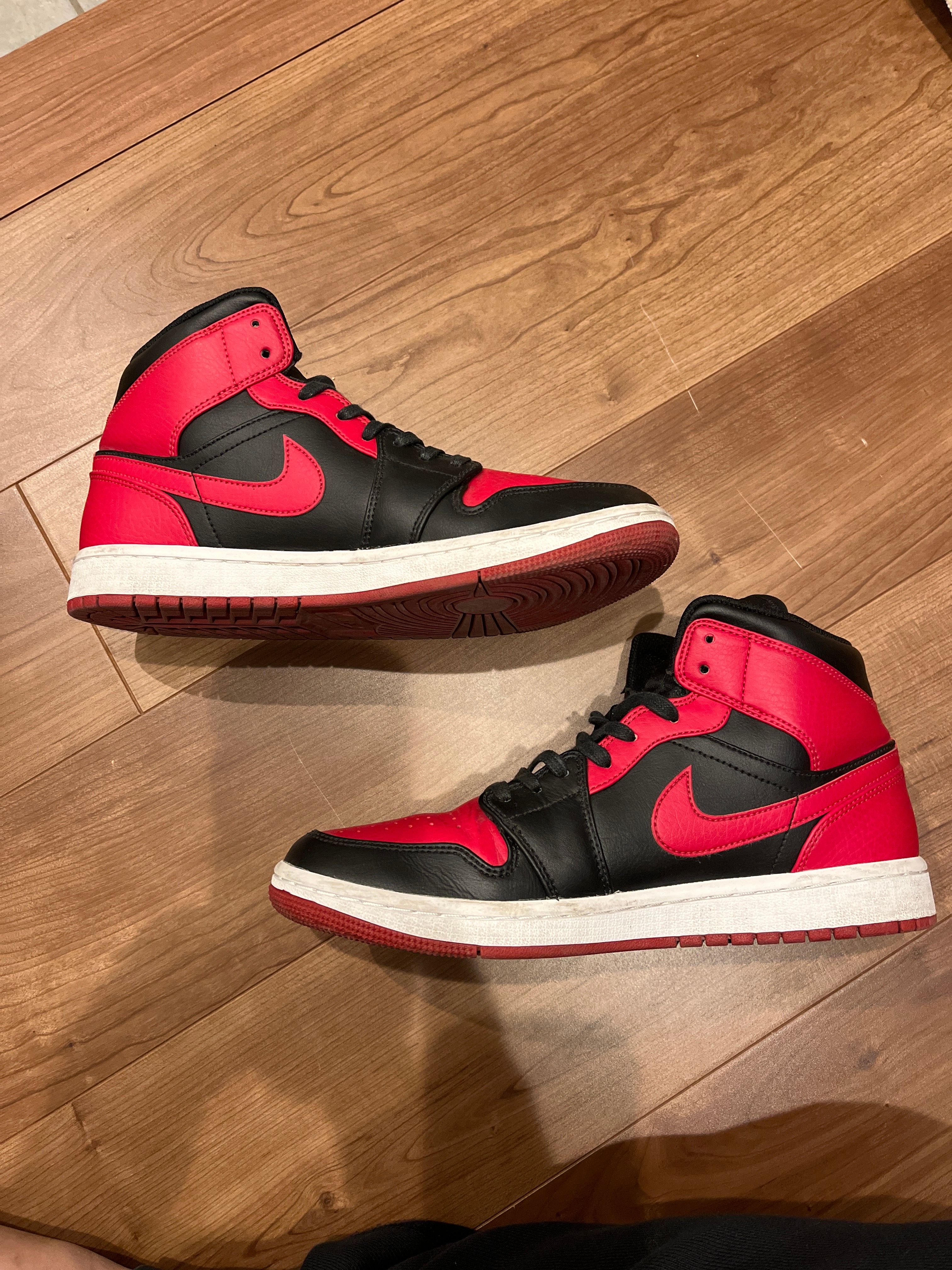 Nike Air Jordan 1 Mid "Bred"