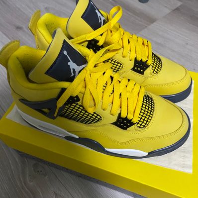 Nike Air Jordan 4 "Tour Yellow"
