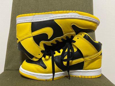 Nike Dunk High "Black/Varsity Maize"
