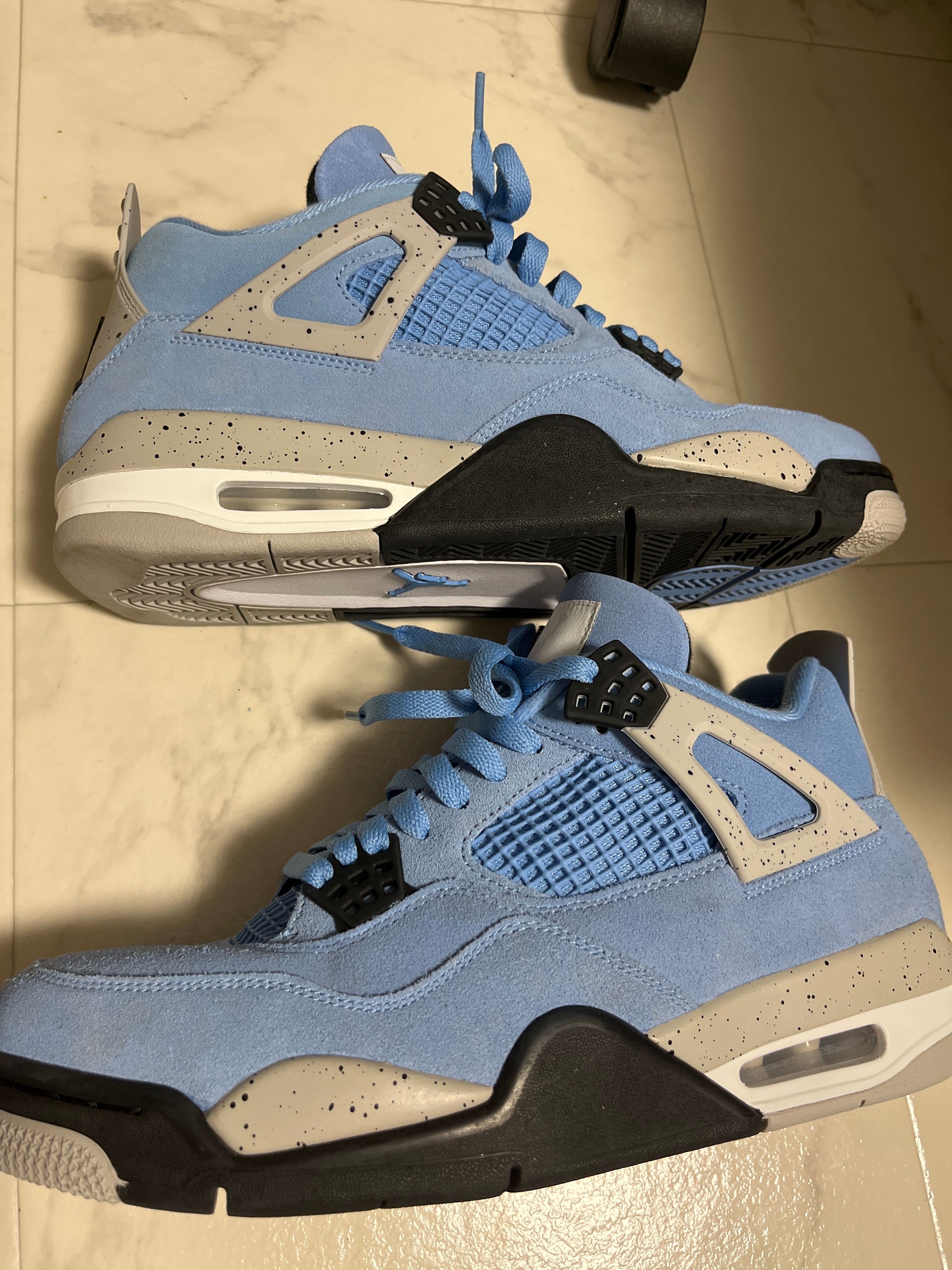 Nike Air Jordan 4 "University Blue"