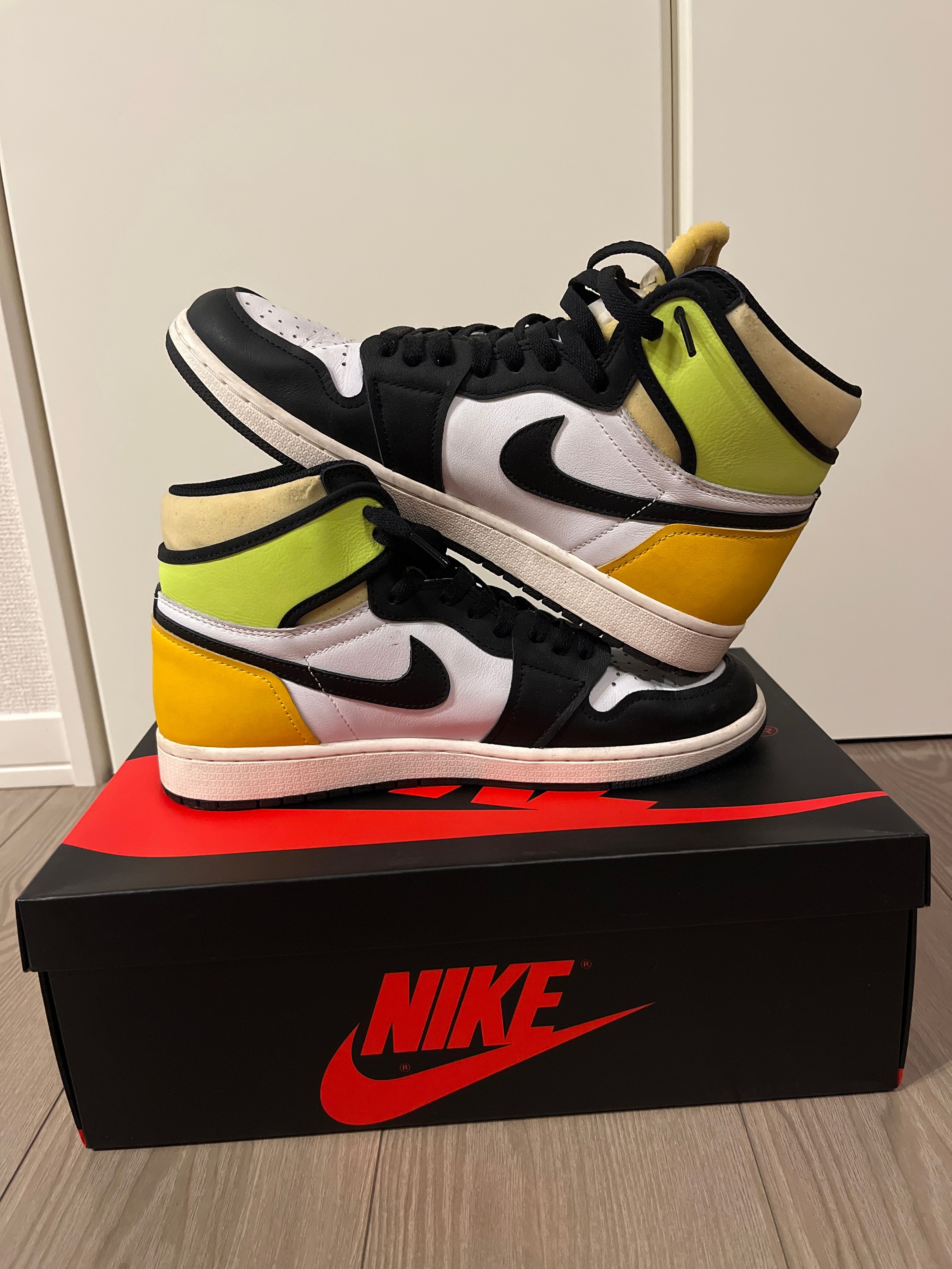 Nike Air Jordan 1 High OG "Volt Gold"