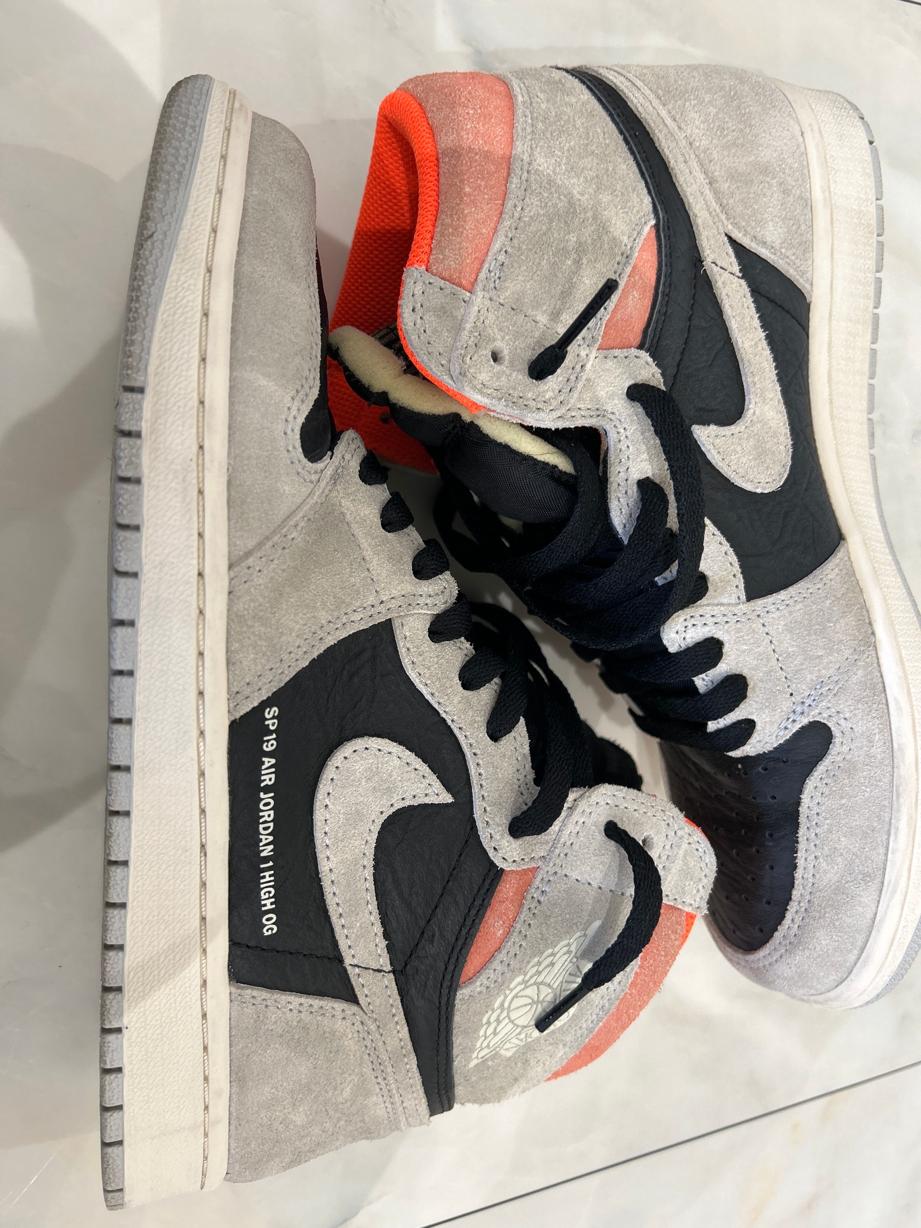 Nike Air Jordan 1 RETRO High OG "Hyper Crimson"