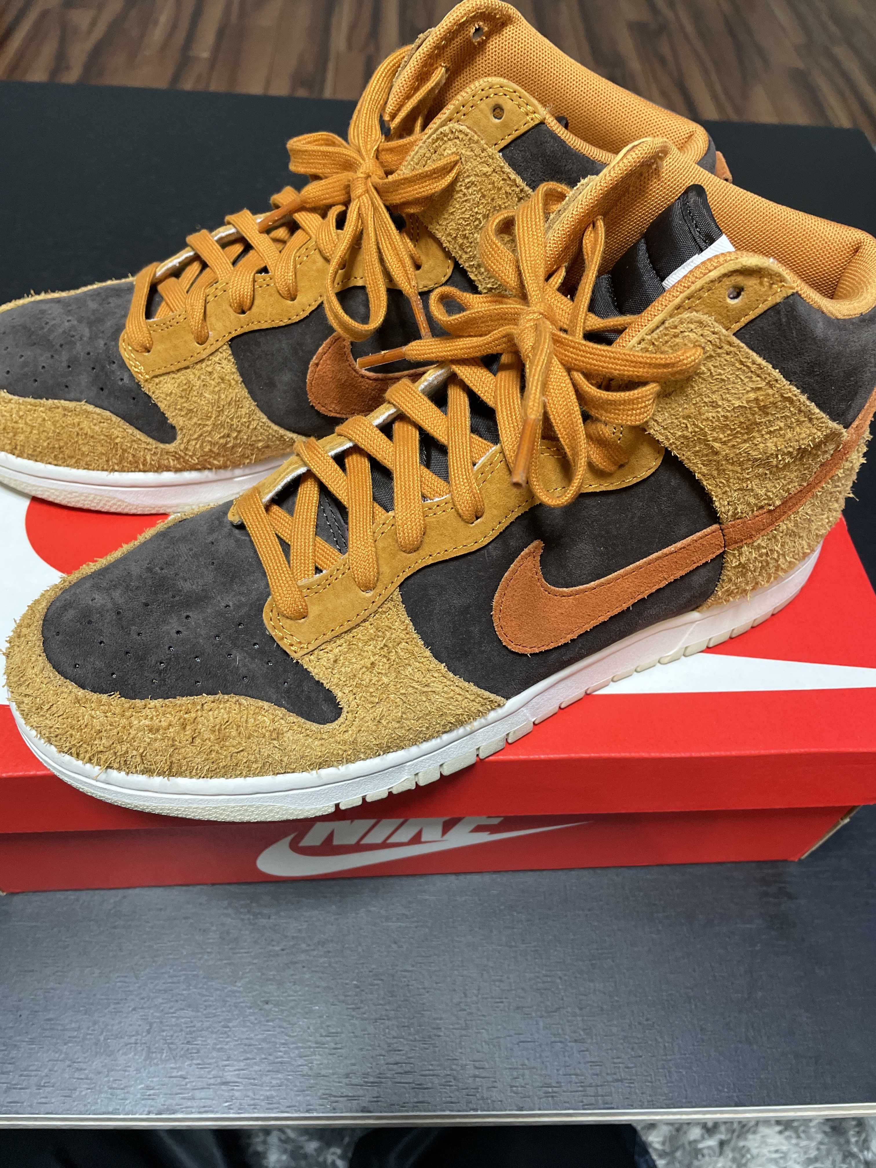 NIKE DUNK HIGH PRM "DARK CURRY"