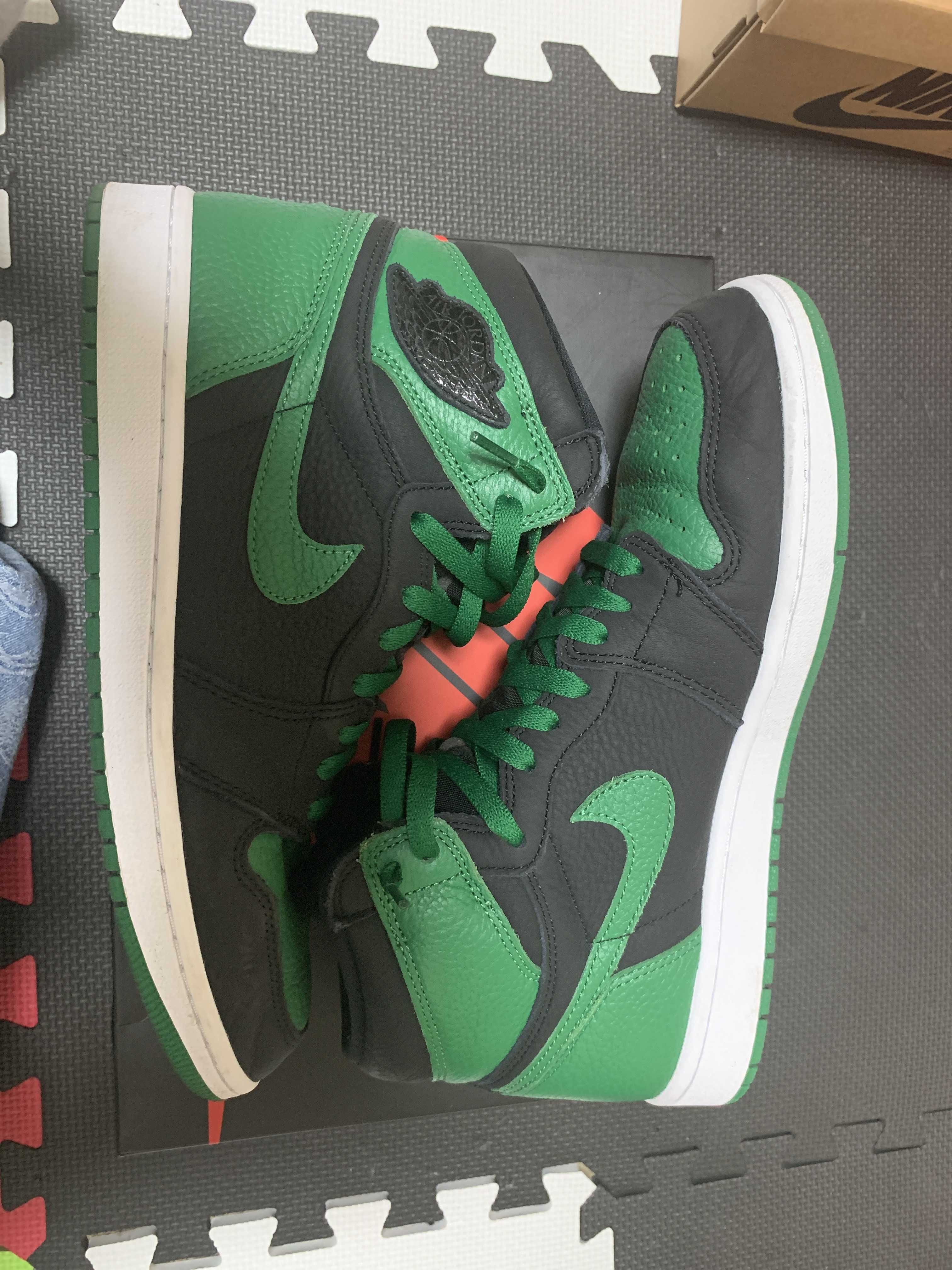 Nike Air Jordan 1 Retro High OG "Black/Pine Green" (2020)      