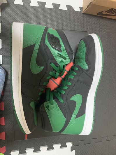 Nike Air Jordan 1 Retro High OG "Black/Pine Green" (2020)
