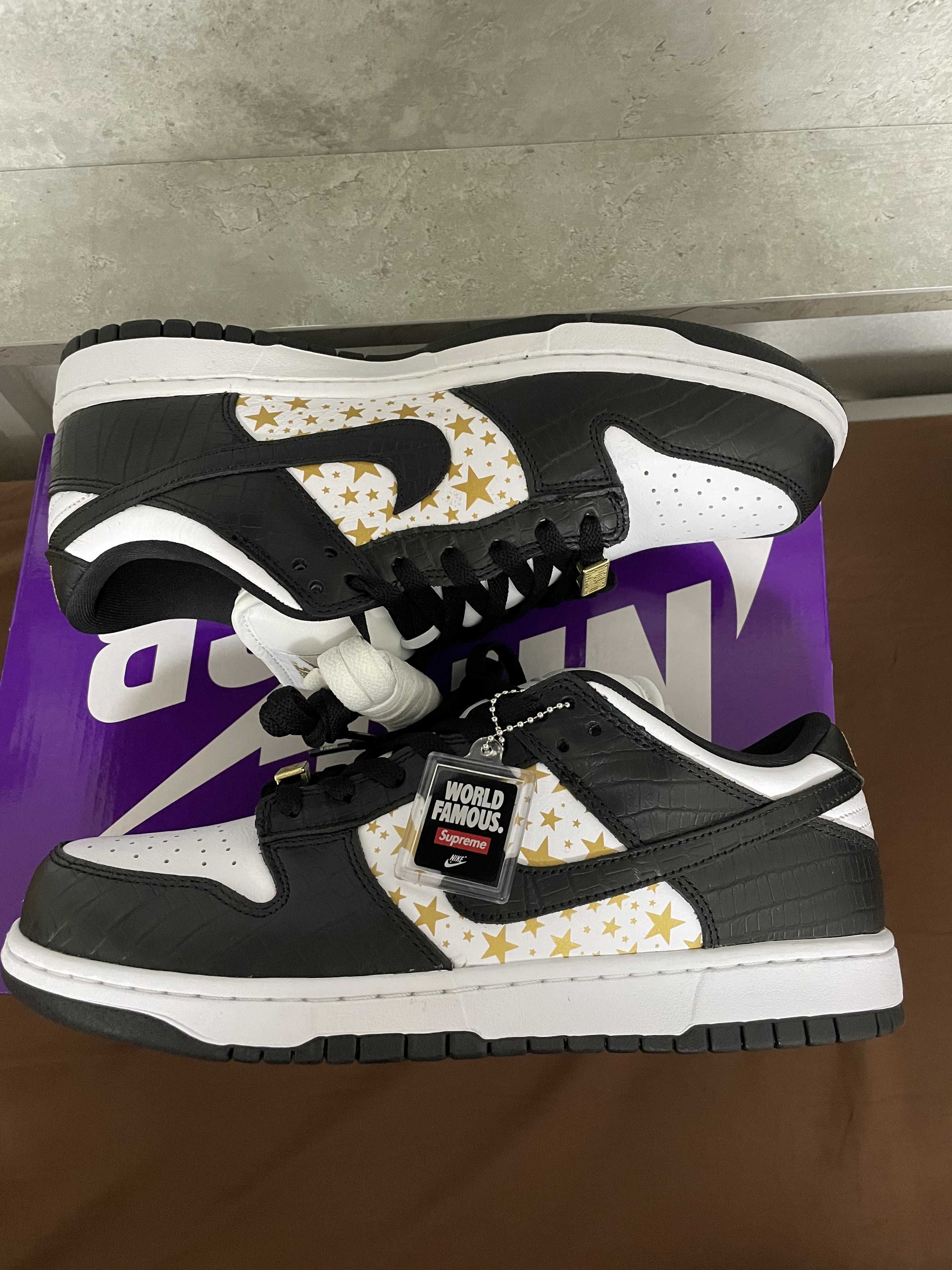 Supreme × Nike SB Dunk Low OG QS Gold Stars "White/Black"