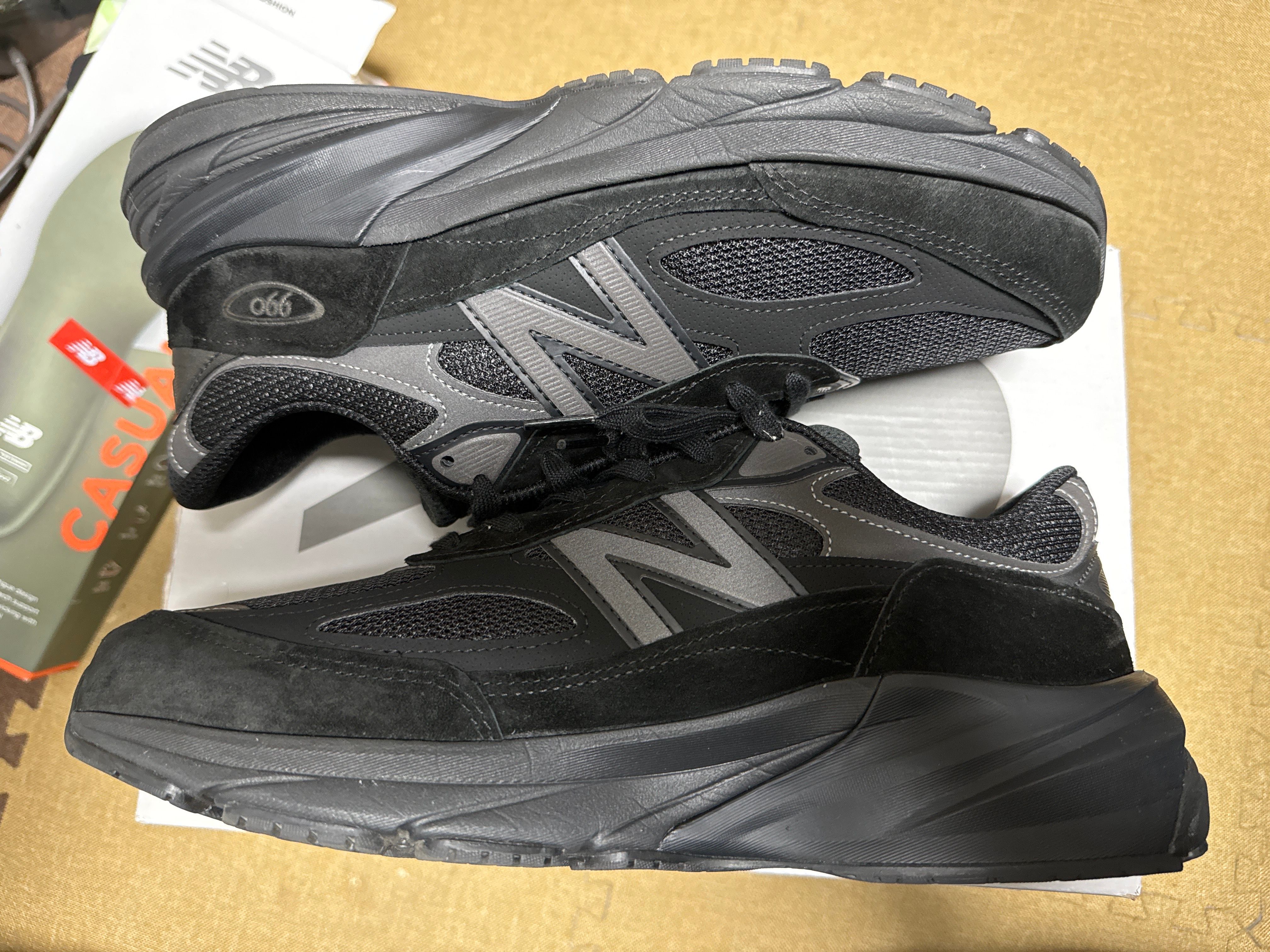 New Balance 990V6 "Triple Black"