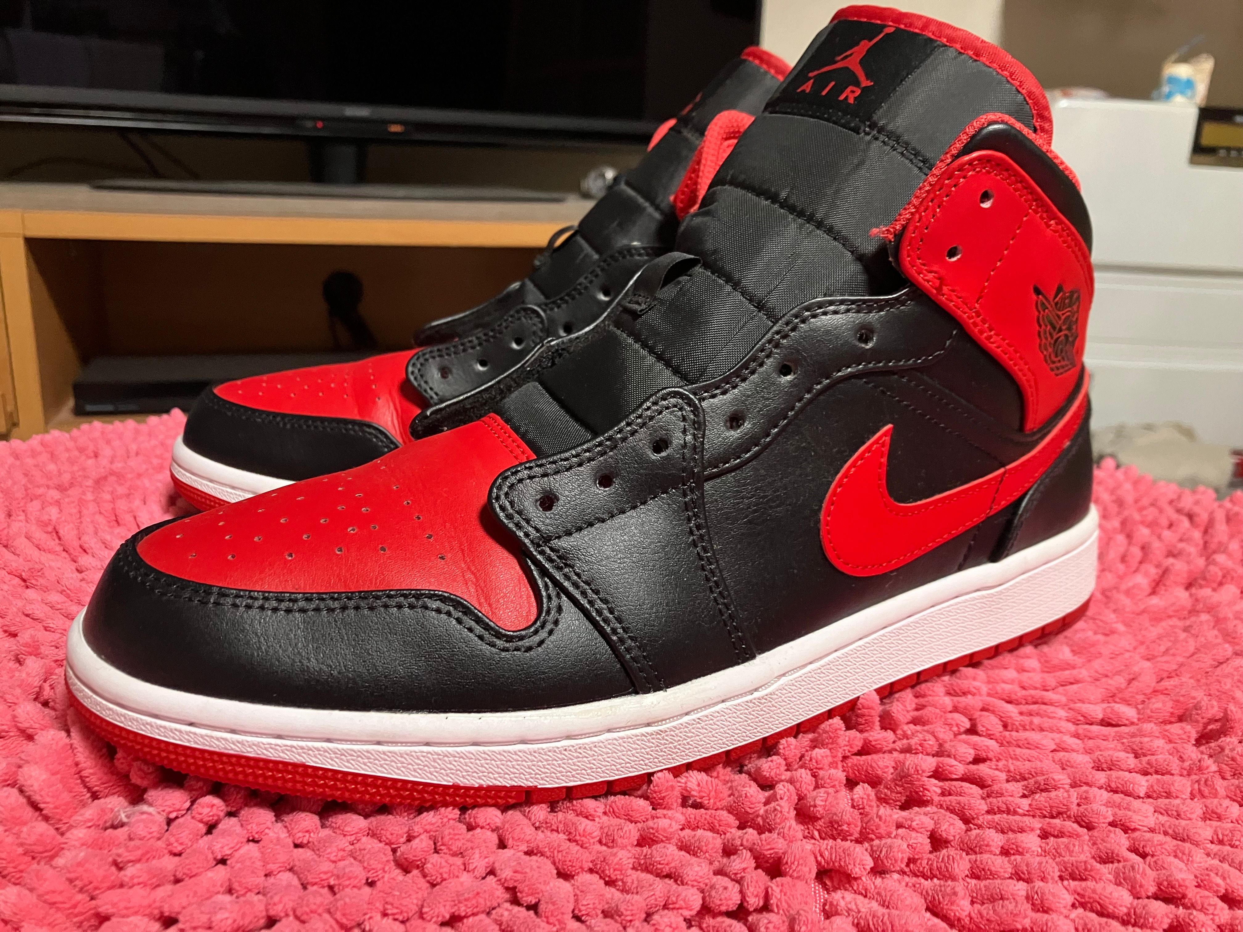 Nike Air Jordan 1 Mid "Bred Toe"