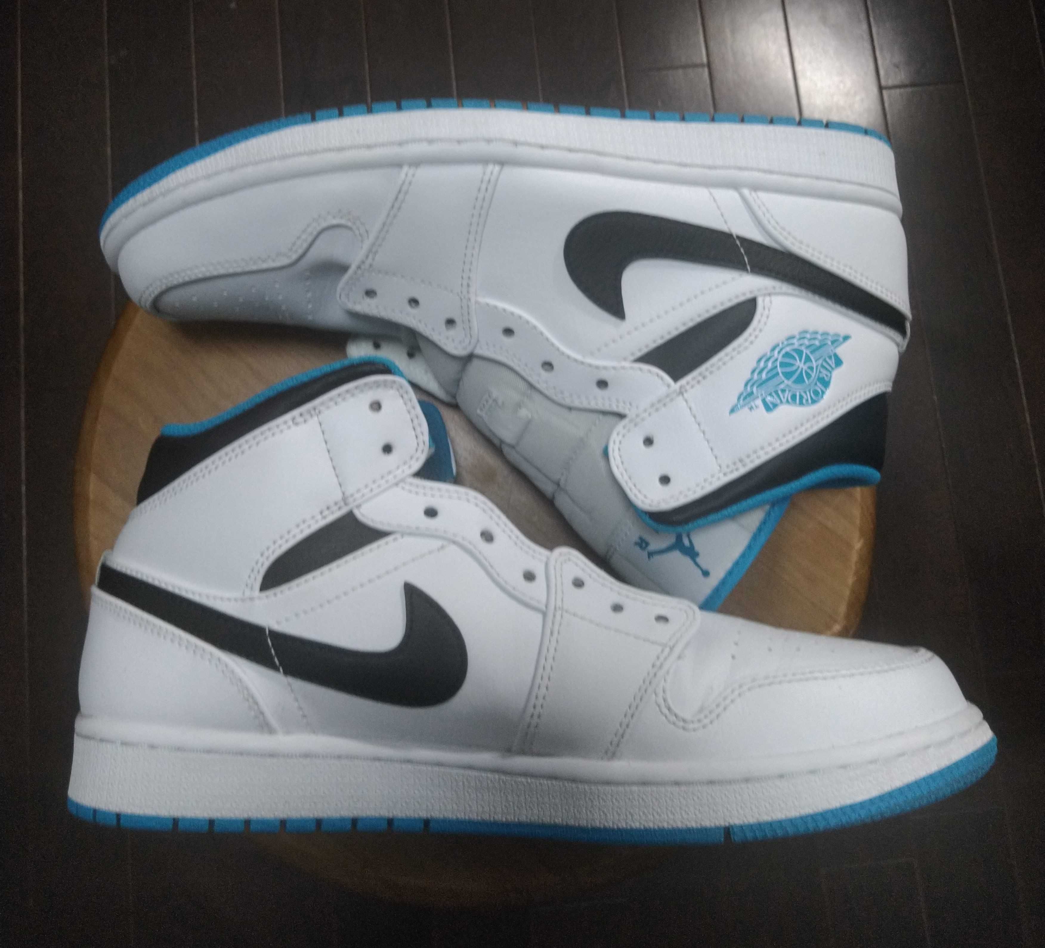 Nike Air Jordan 1 Mid "White/Laser blue"