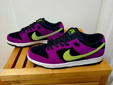 Nike SB Dunk Low "Red Plum"