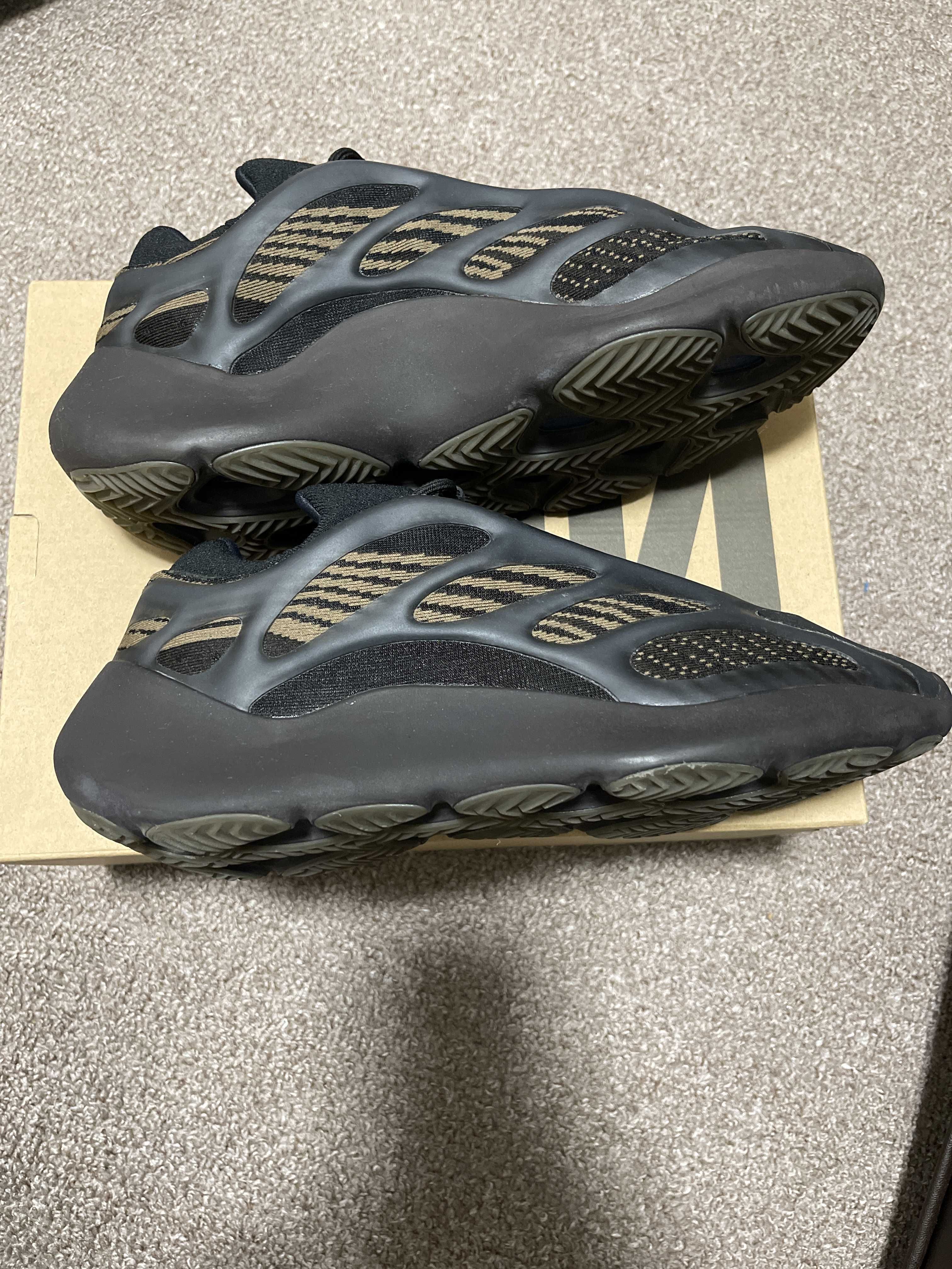 adidas YEEZY 700V3 "Clay Brown"