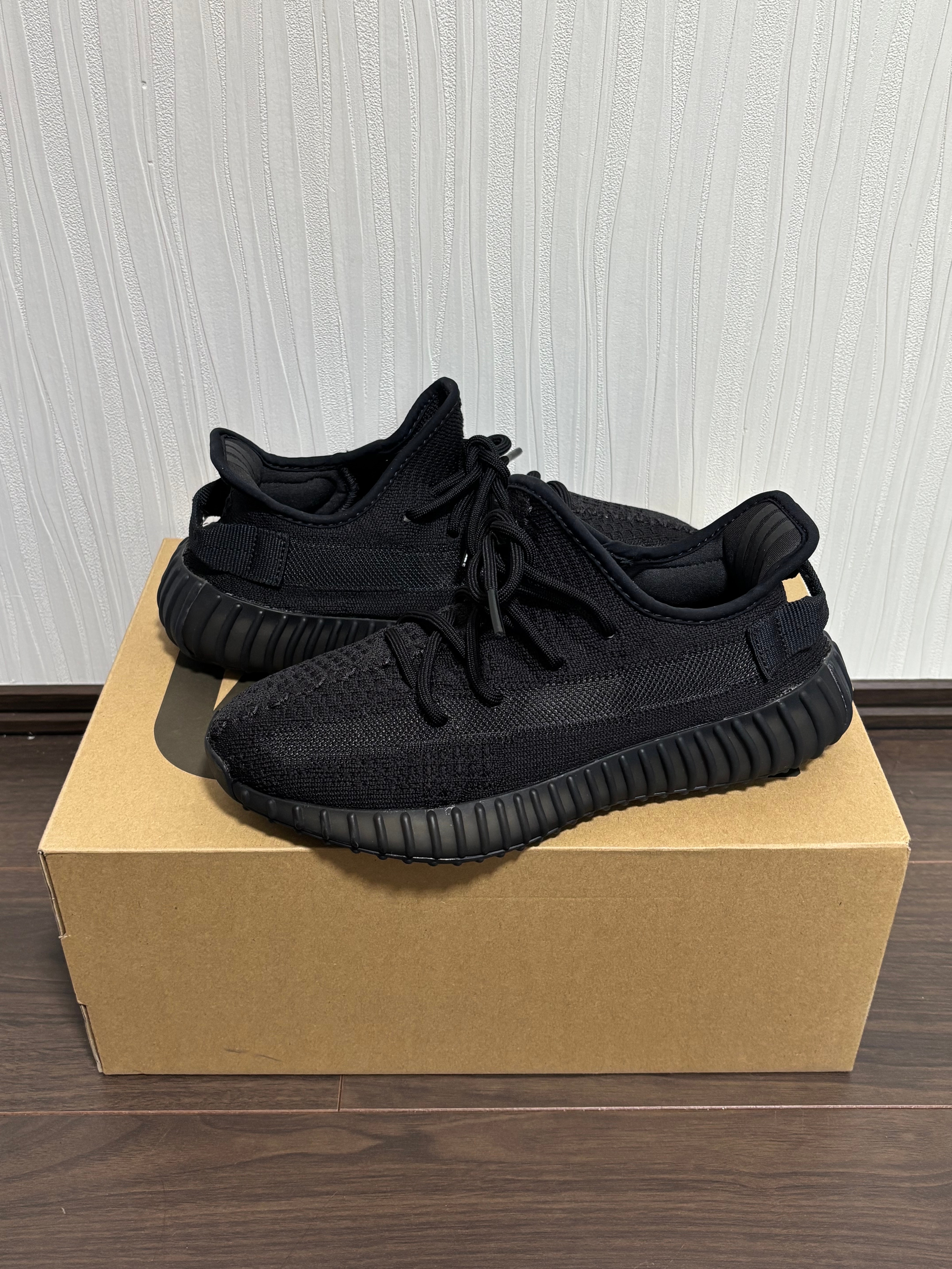 adidas YEEZY Boost 350V2 "Onyx"