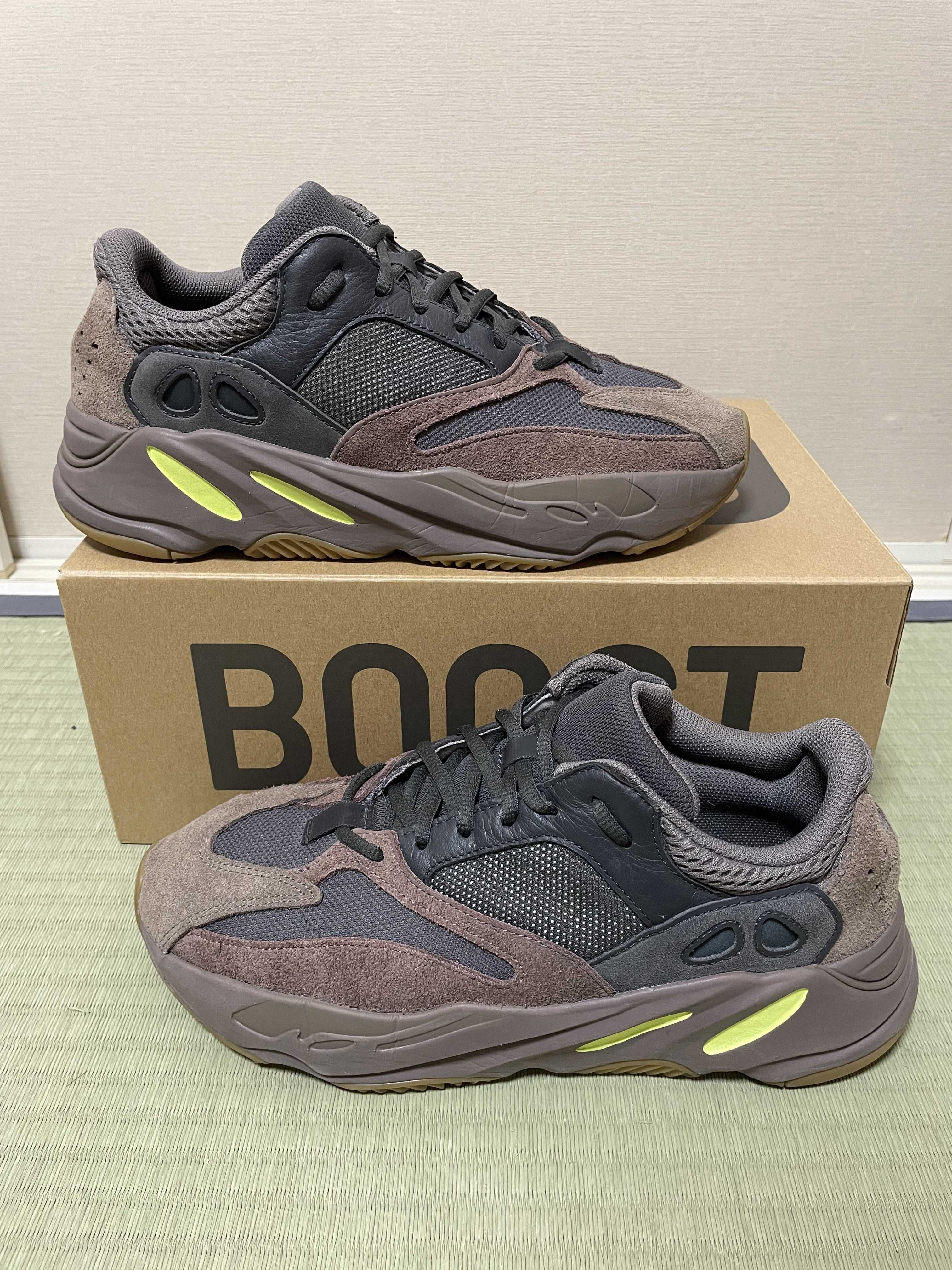 YEEZY BOOST 700 WAVE RUNNER DARK GREY