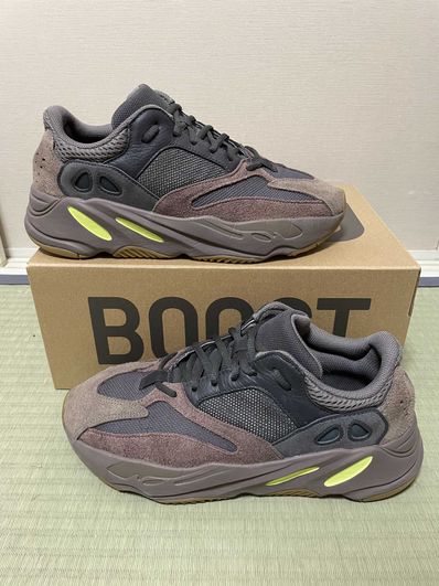 YEEZY BOOST 700 WAVE RUNNER DARK GREY