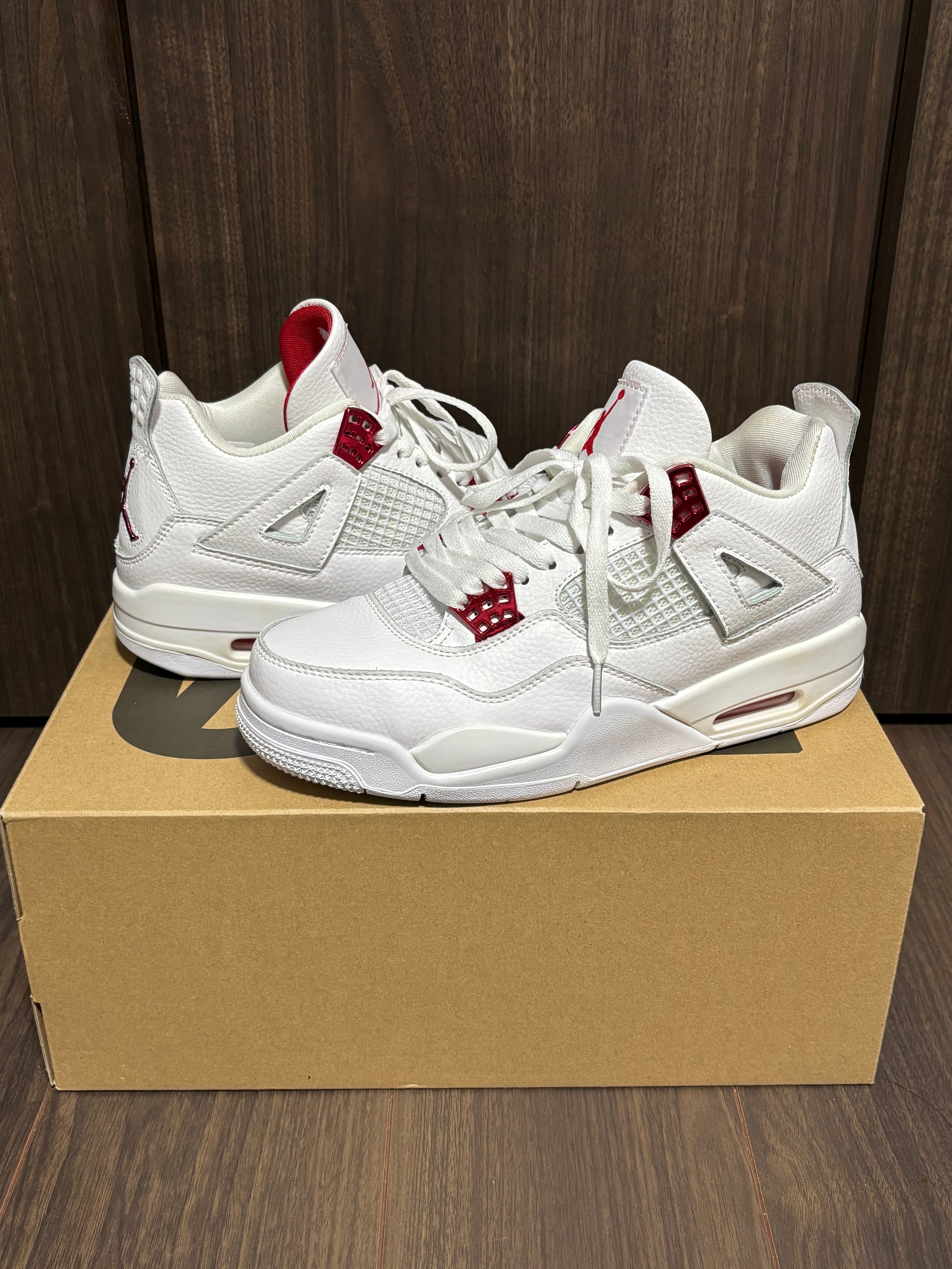 Nike Air Jordan 4 Retro "Metallic Red"